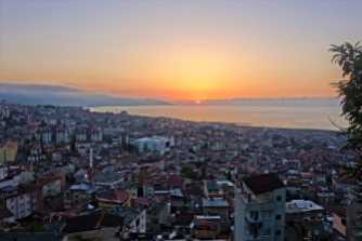 Sonnenuntergang vom Boztepe Berg in Trabzon