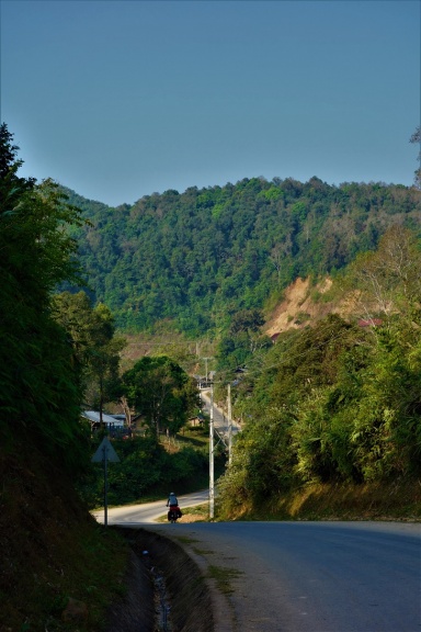 Laos ist bergig und es geht eigentlich nur bergauf und -ab